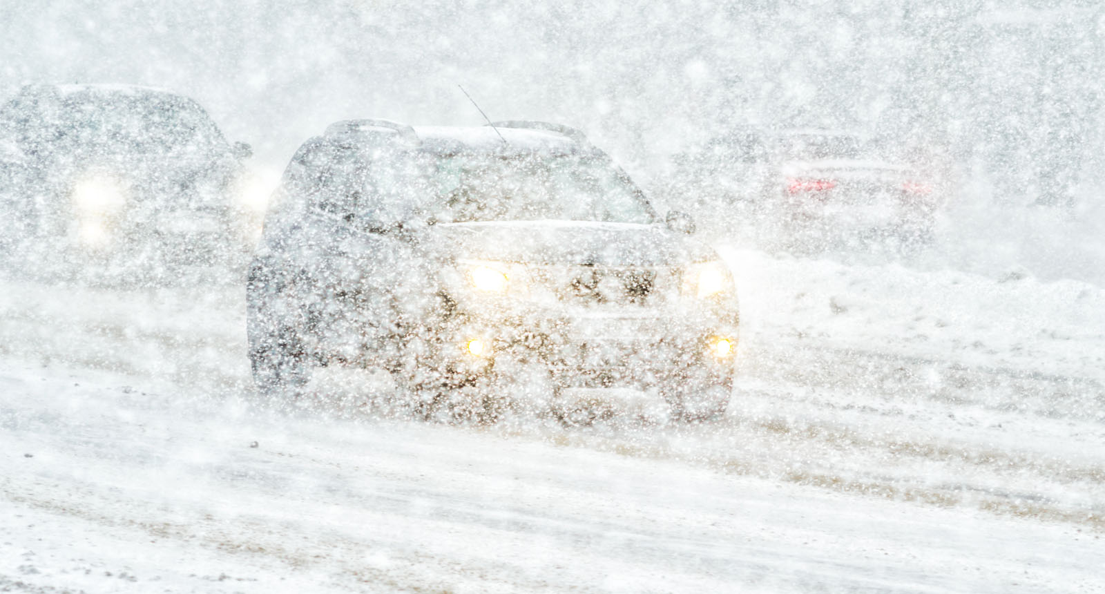 Consejos Para Conducir Con Nieve O Hielo En La Carretera - Seguro Por Meses